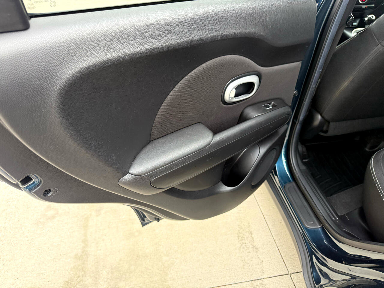 Used 2017 Kia Soul + image 13