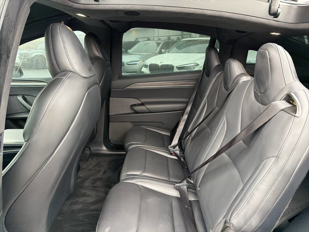 Used 2022 Tesla Model X image 27