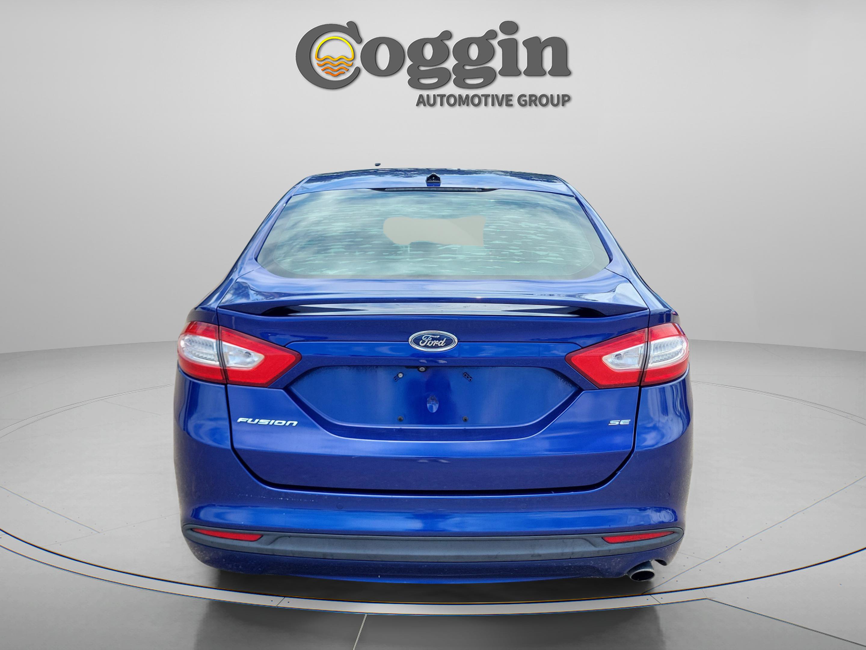 Used 2016 Ford Fusion SE FWD image 4