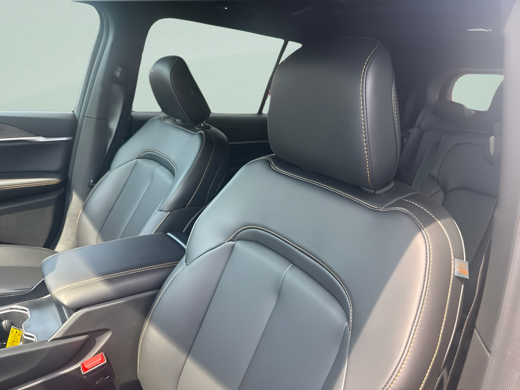 New 2026 Jeep Grand Cherokee L Limited AWD/4WD image 17