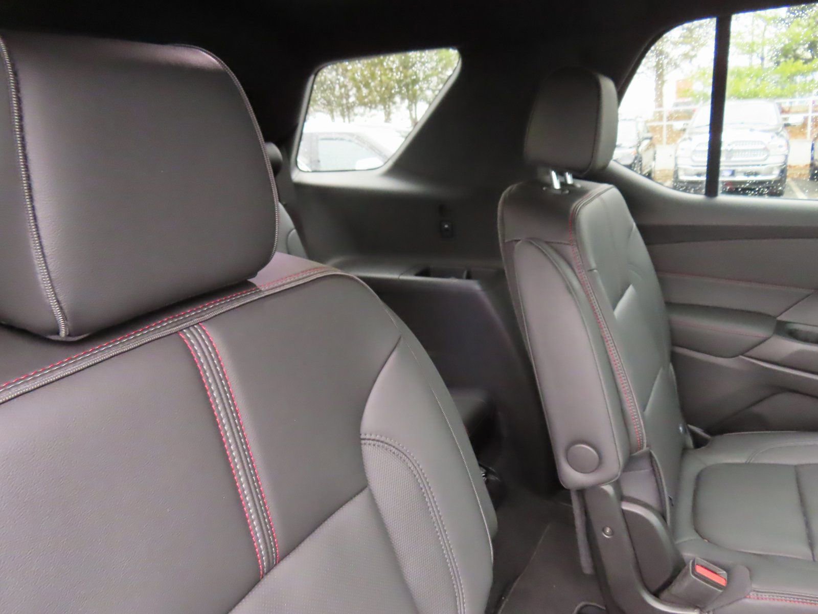 Used 2023 Chevrolet Traverse RS image 34