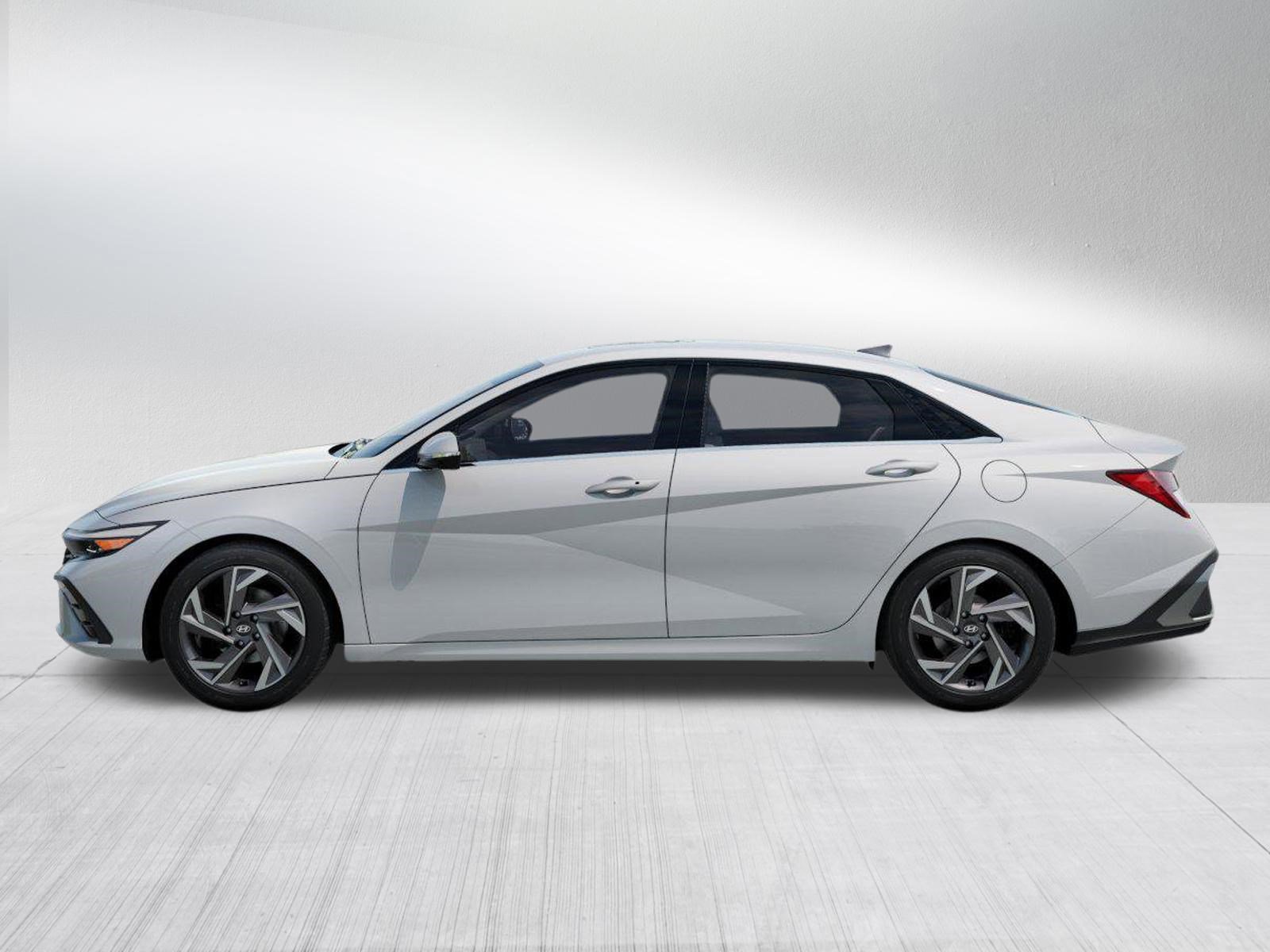 New 2026 Hyundai Elantra Limited image 3
