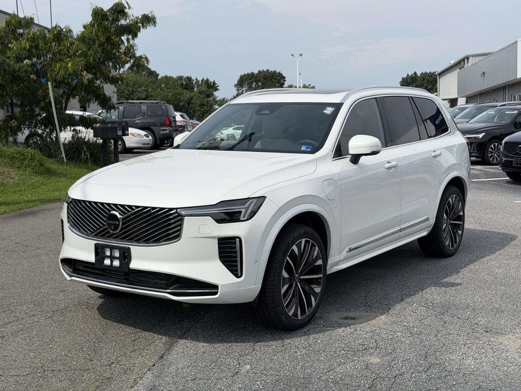 New 2026 Volvo XC90 T8 Plus w/ Protection Package Premier AWD/4WD image 22