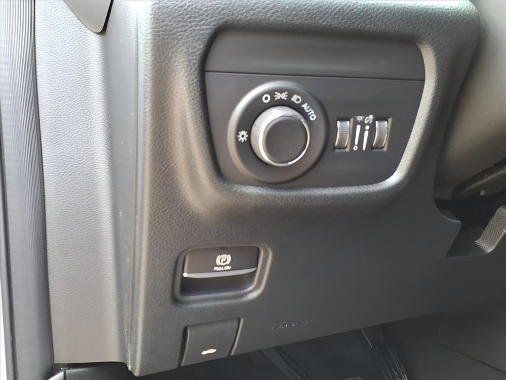 New 2025 Jeep Grand Cherokee Laredo image 18