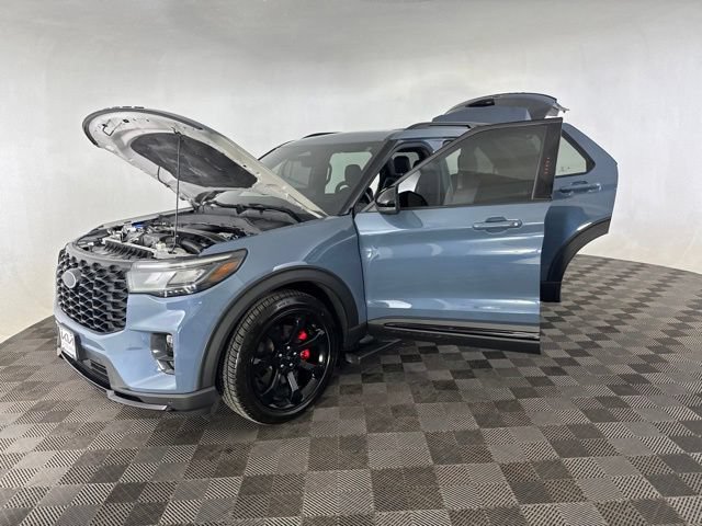 Used 2025 Ford Explorer ST AWD/4WD image 12