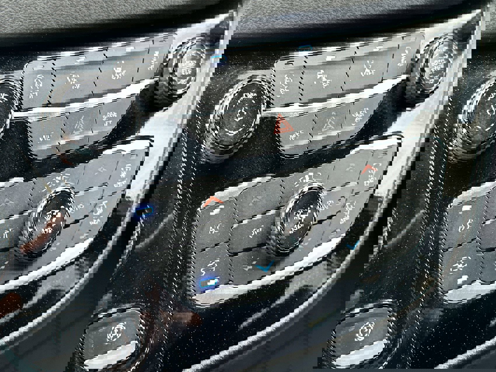 Used 2025 Chrysler Pacifica Select image 18