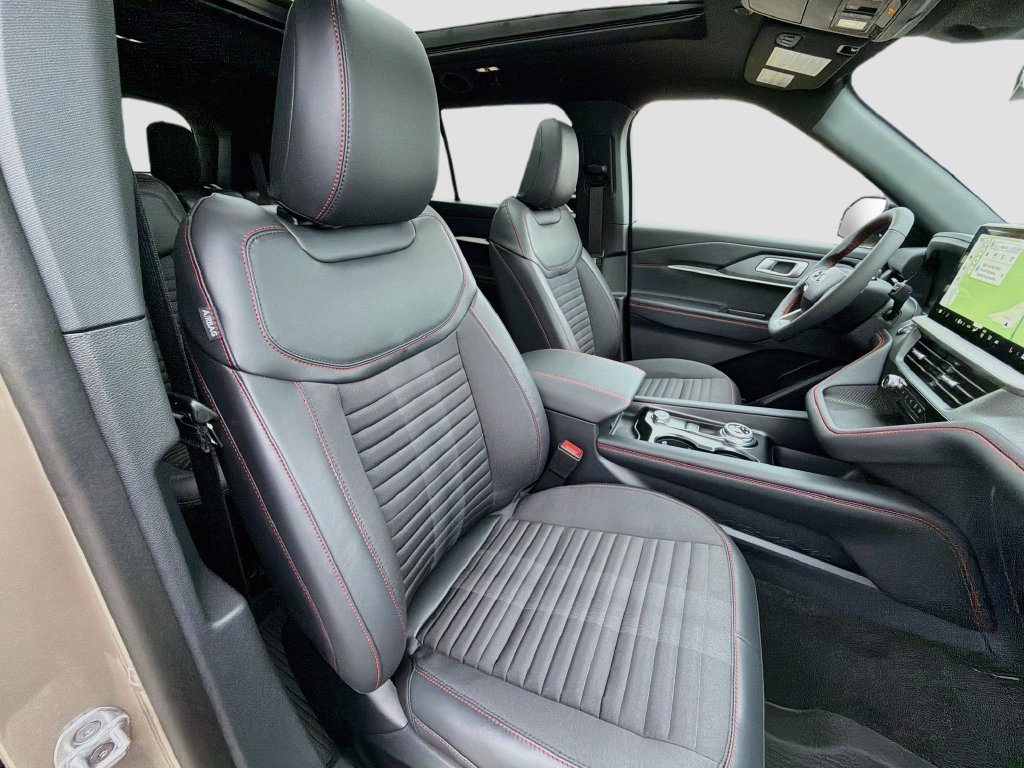 New 2026 Ford Explorer ST-Line w/ ST-Line Street Pack AWD/4WD image 32