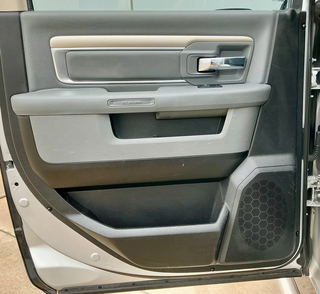 Used 2018 RAM 1500 SLT AWD/4WD image 30