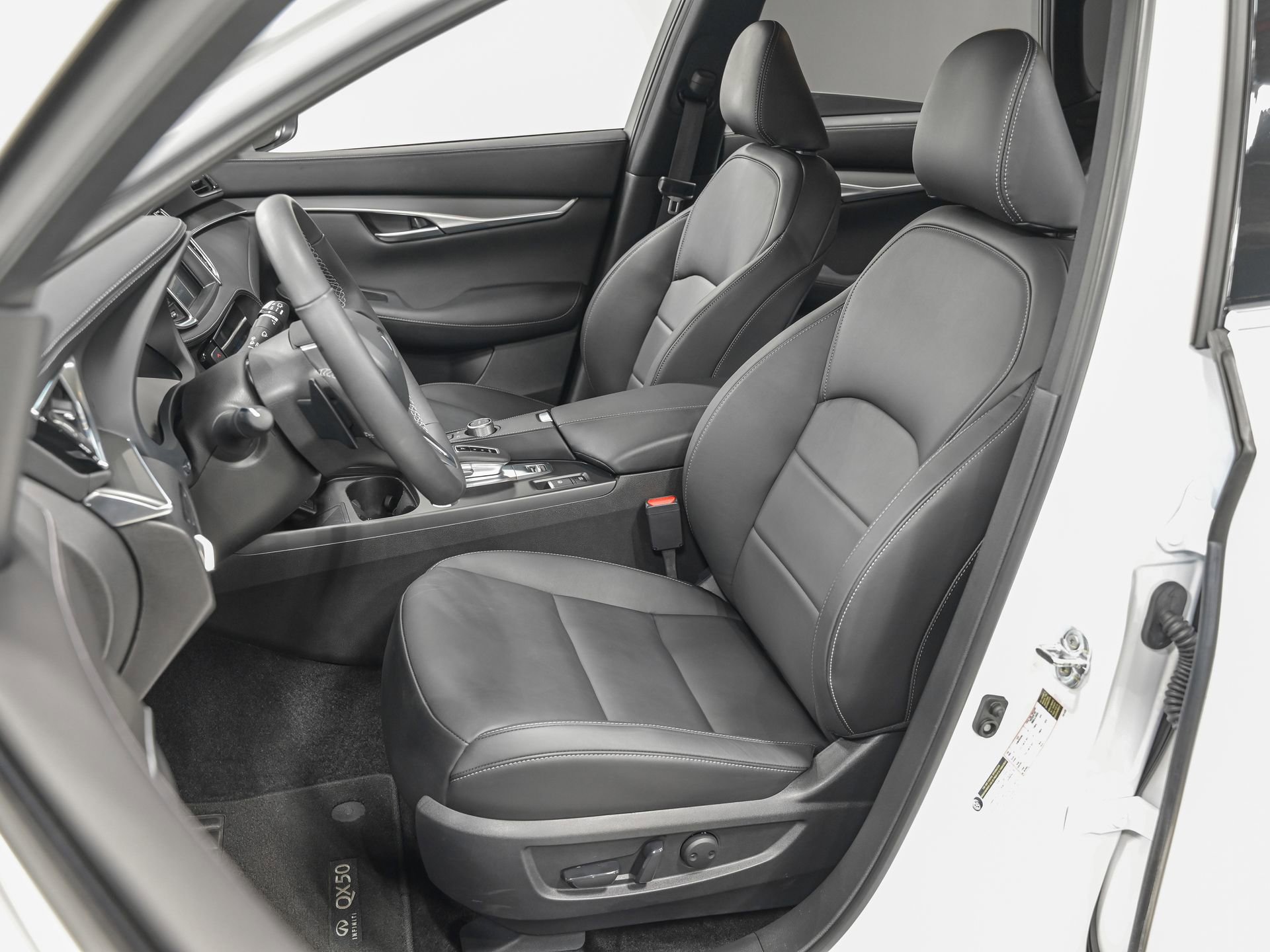 Used 2025 INFINITI QX50 Pure image 16