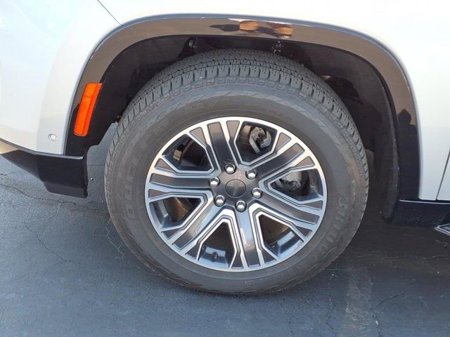 Used 2024 Jeep Wagoneer 4WD w/ Premium Group I image 29