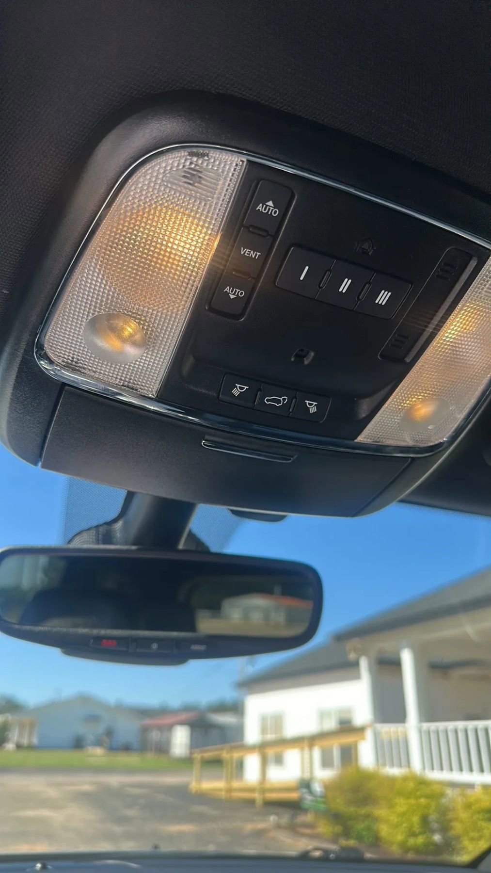 Used 2019 Jeep Grand Cherokee Limited image 17