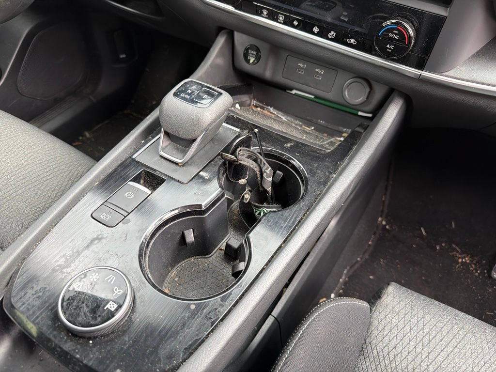 Used 2024 Nissan Rogue SV AWD/4WD image 12