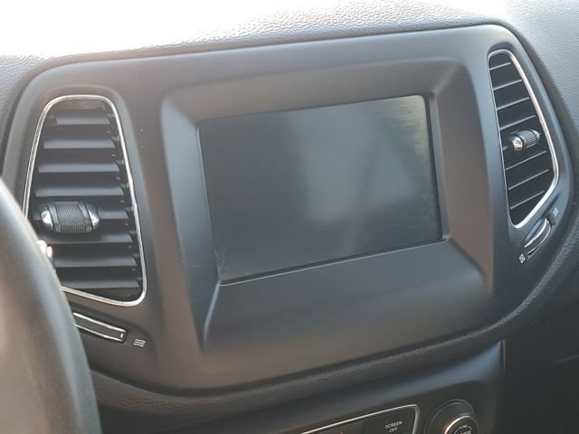 Used 2021 Jeep Compass Latitude FWD image 14