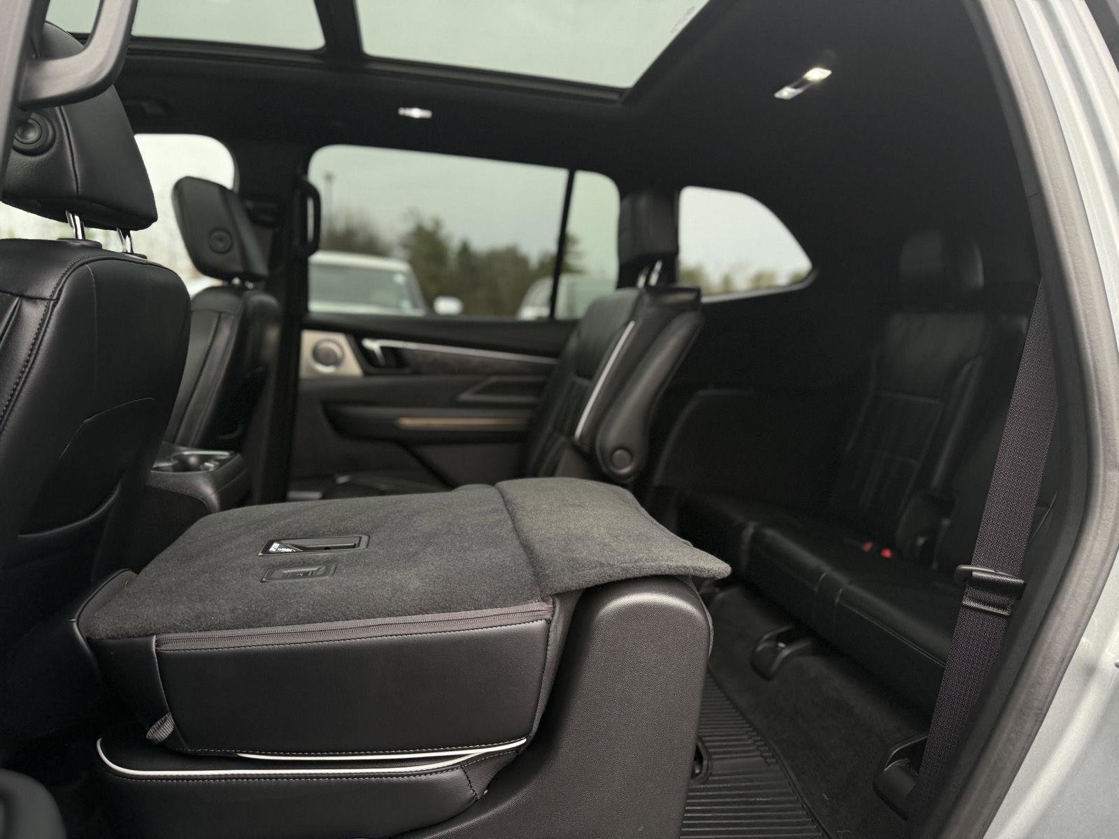 Certified 2025 Buick Enclave Avenir w/ LPO, All-Weather Package image 14