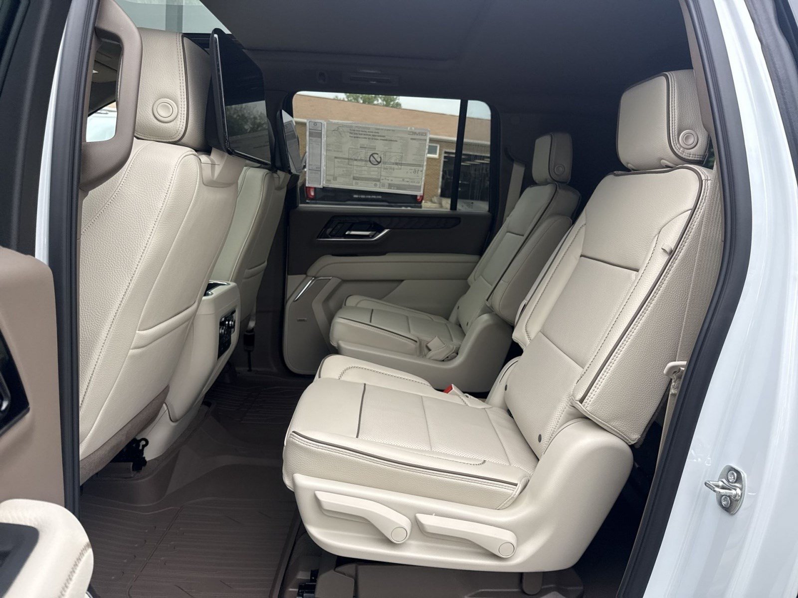 New 2026 GMC Yukon XL Denali w/ Denali Reserve Package AWD/4WD image 19