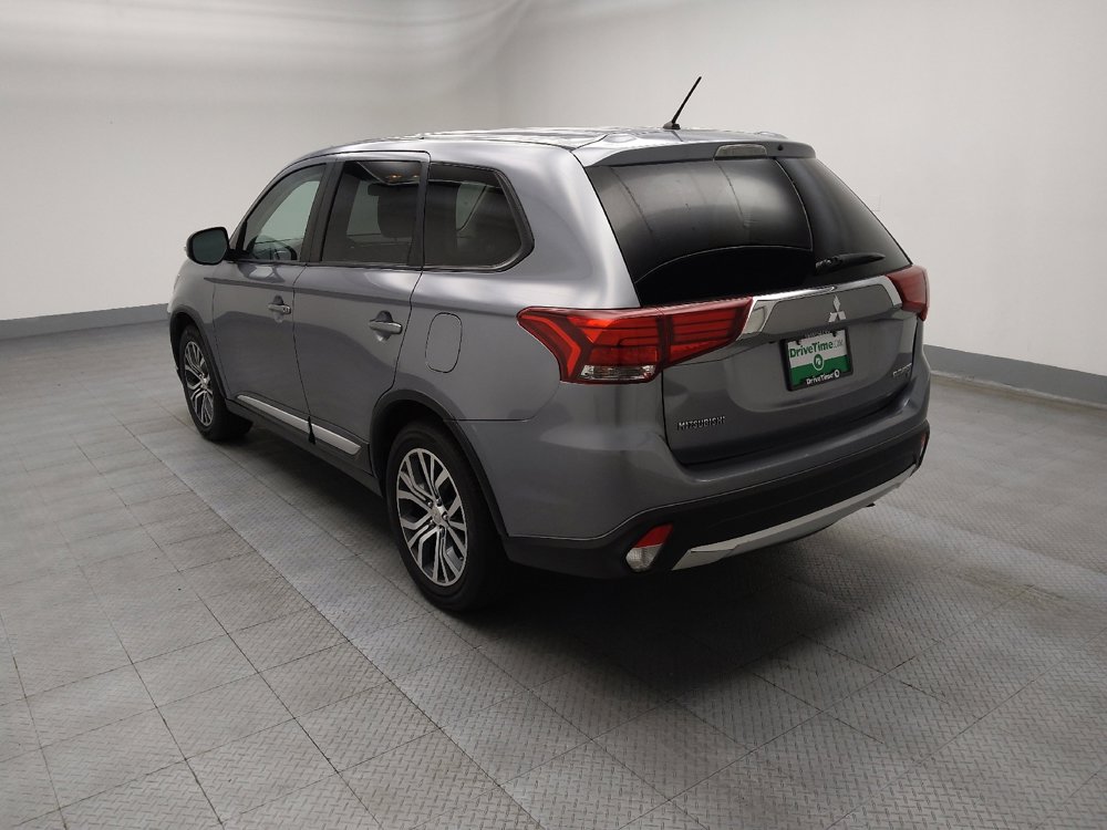 Used 2016 Mitsubishi Outlander SE image 5