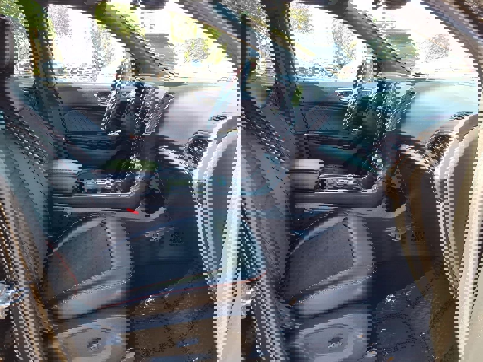 Used 2022 Ford Edge ST-Line image 11