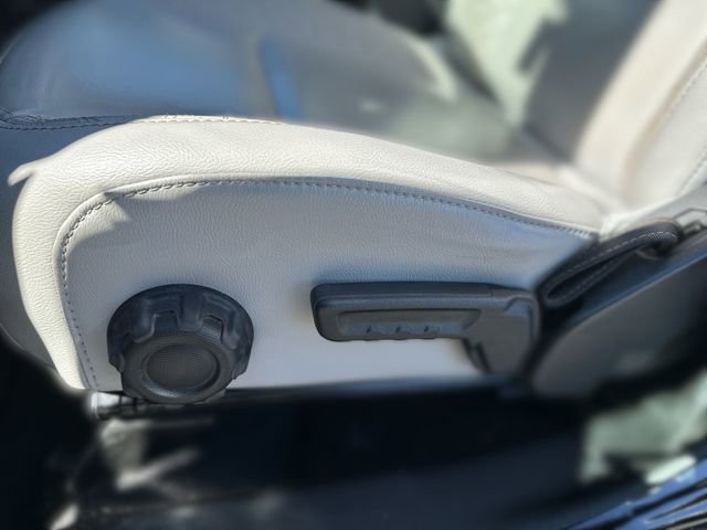 Used 2022 Jeep Wrangler Unlimited Sahara AWD/4WD image 16