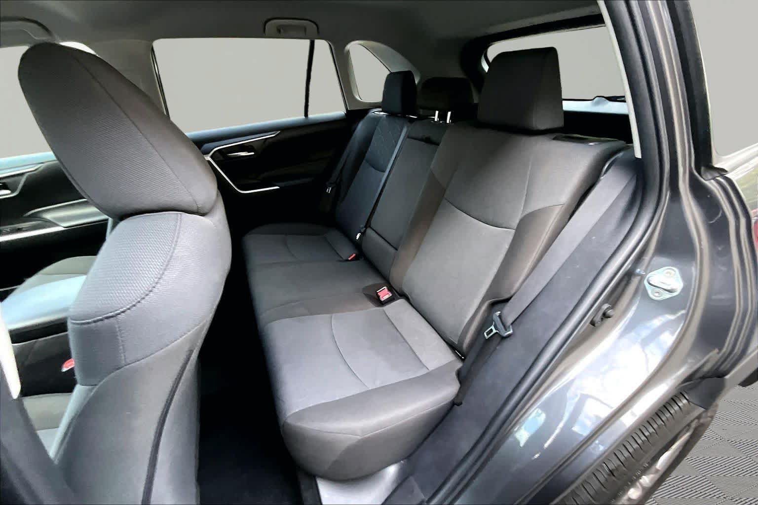 Certified 2025 Toyota RAV4 XLE FWD image 21