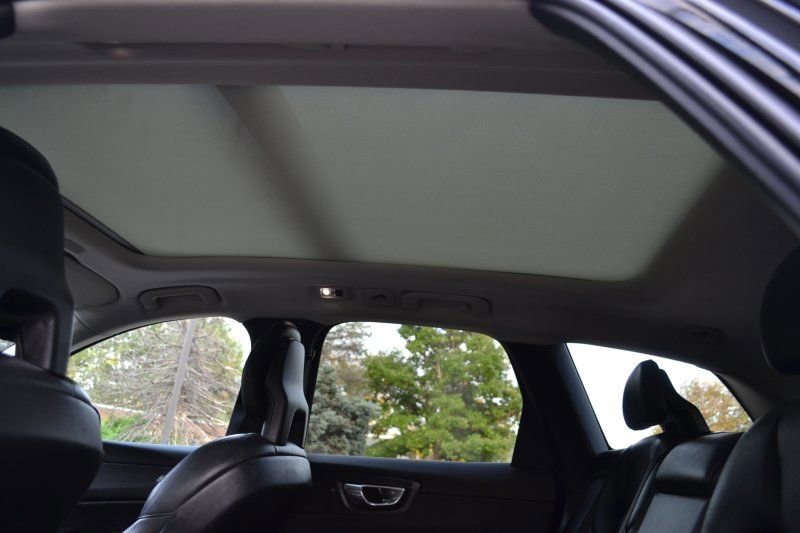 Used 2018 Volvo XC60 T5 Momentum w/ Vision Package image 32