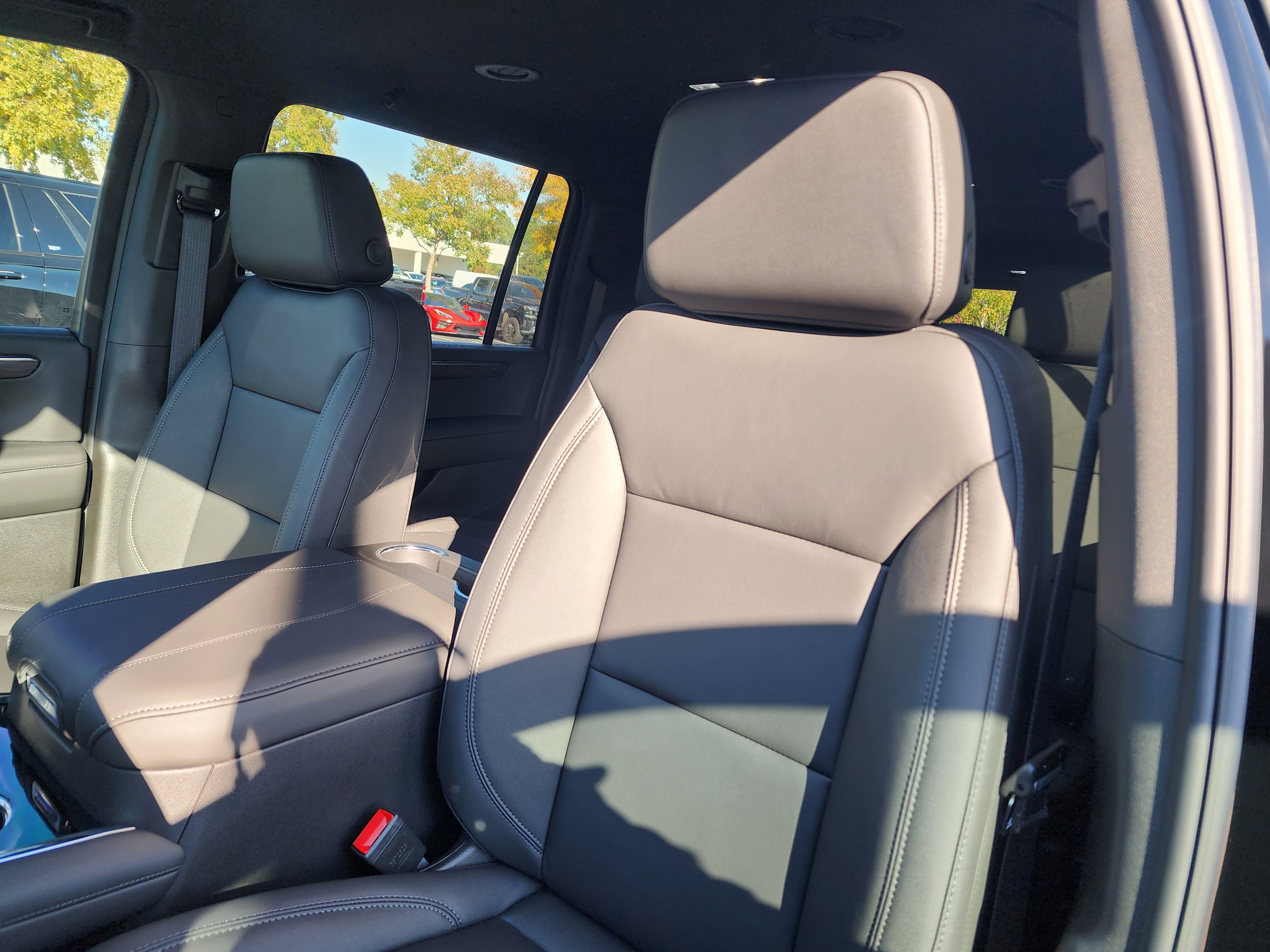 New 2026 Chevrolet Suburban Z71 w/ Comfort Package image 22