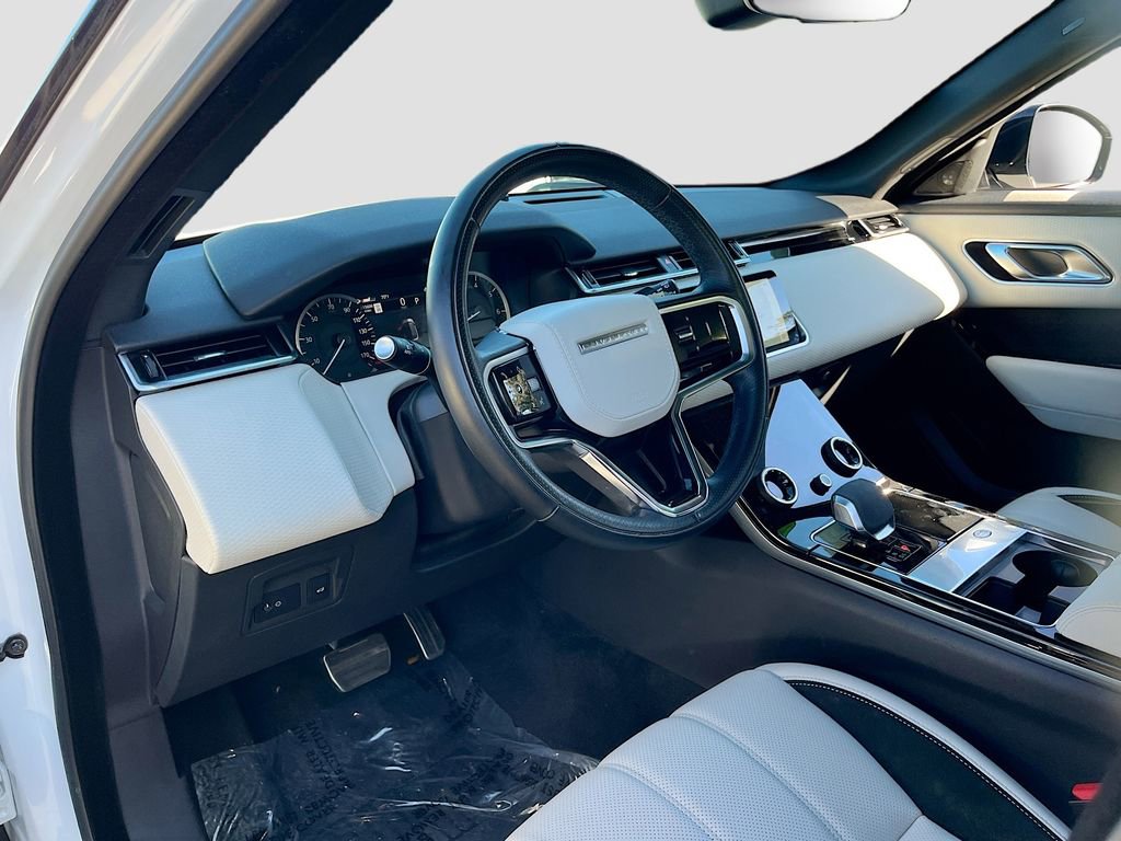 Used 2023 Land Rover Range Rover Velar R-Dynamic S image 9