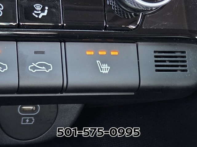 Used 2025 Hyundai Elantra SEL FWD image 28