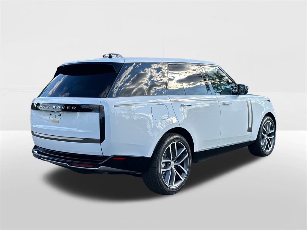 New 2025 Land Rover Range Rover SE image 4