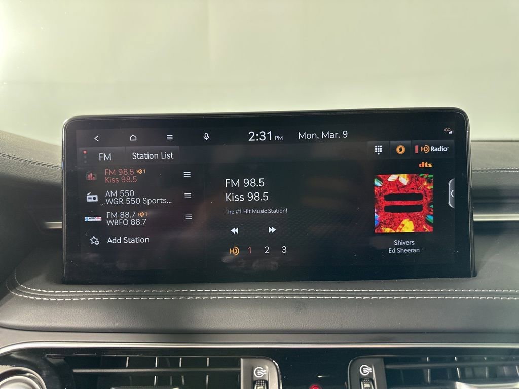 Used 2023 Genesis G70 2.0T image 15