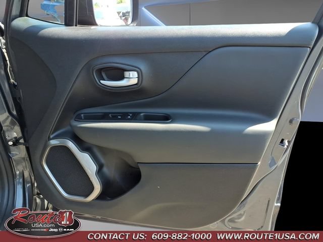 Used 2023 Jeep Renegade Latitude AWD/4WD image 14