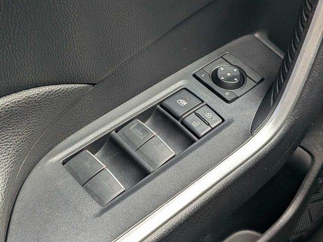 Used 2022 Toyota RAV4 SE AWD/4WD image 25
