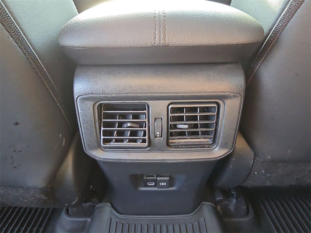 Used 2022 Toyota RAV4 XLE Premium image 22