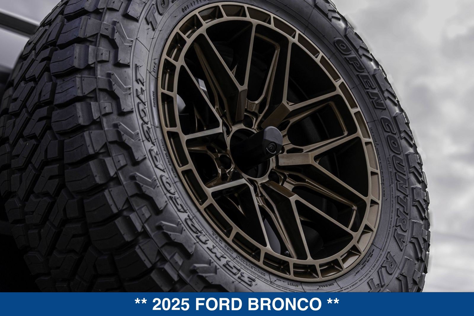 Used 2025 Ford Bronco Badlands AWD/4WD image 41