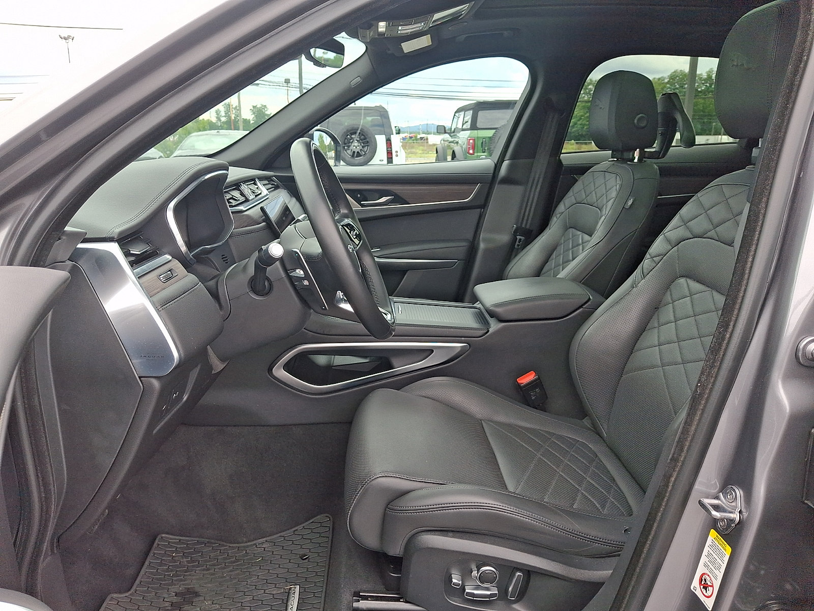 Used 2022 Jaguar F-PACE S AWD/4WD image 12