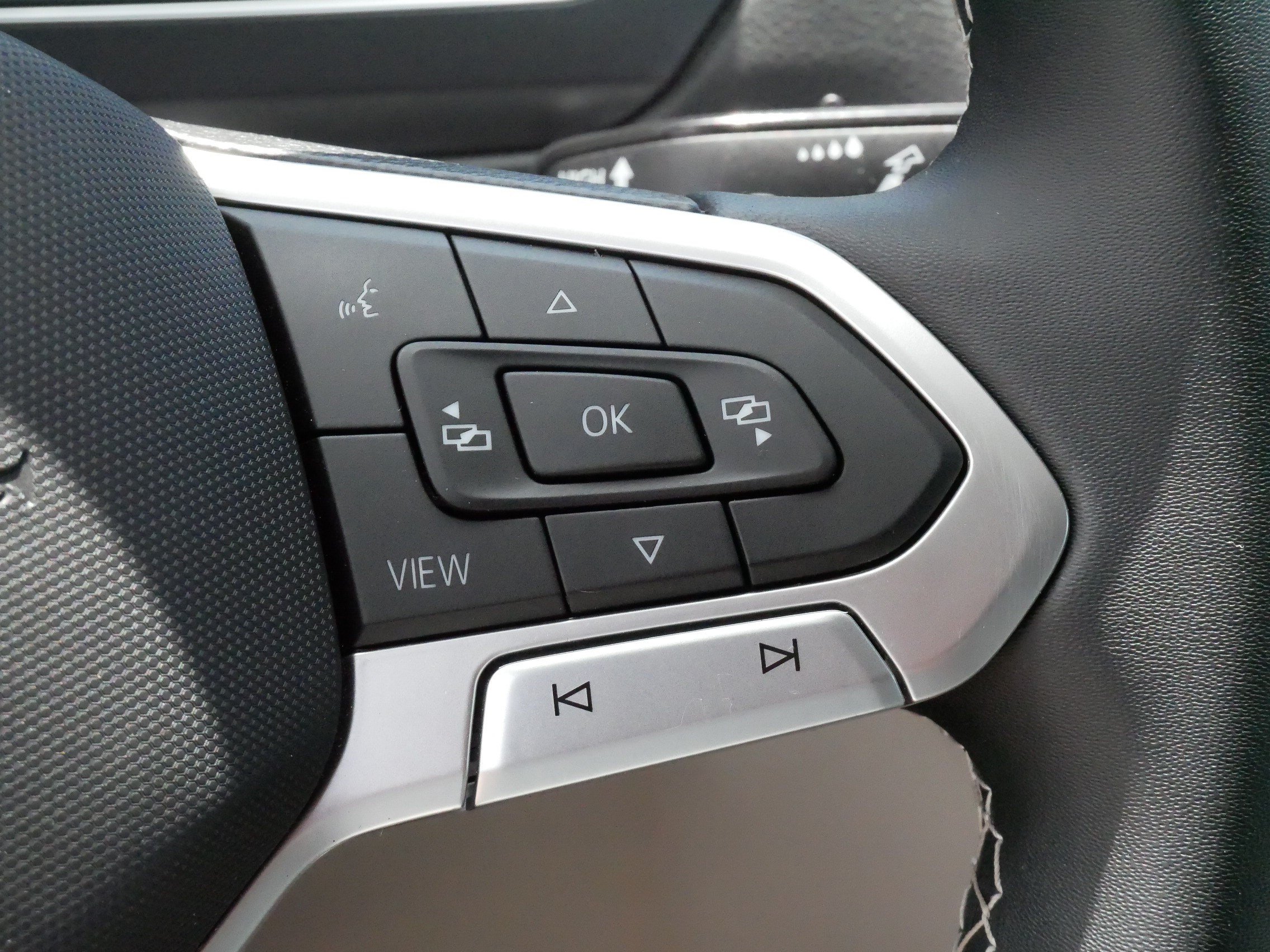 Certified 2023 Volkswagen Tiguan SE AWD/4WD image 25