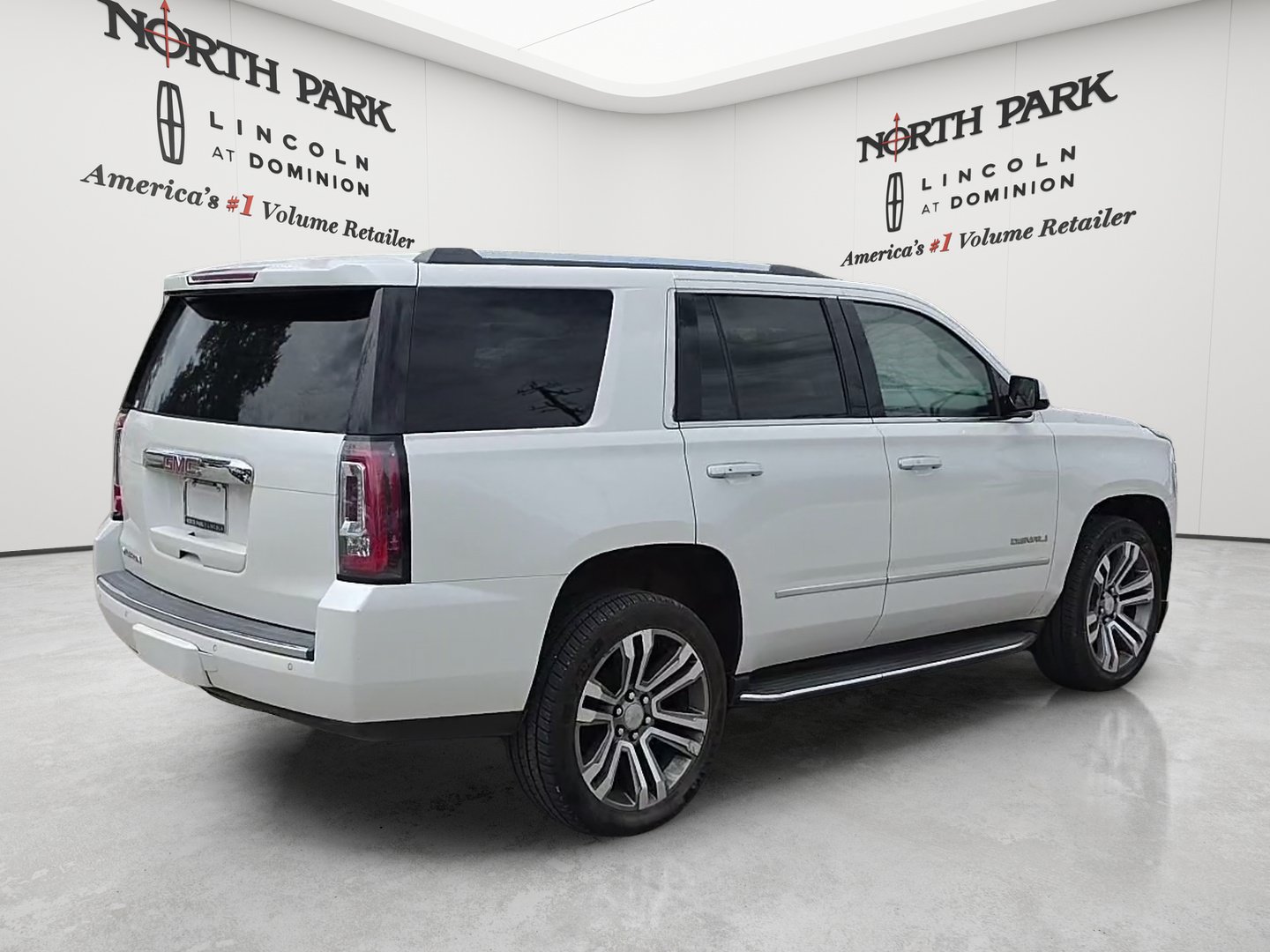 Used 2017 GMC Yukon Denali w/ Open Road Package RWD image 5