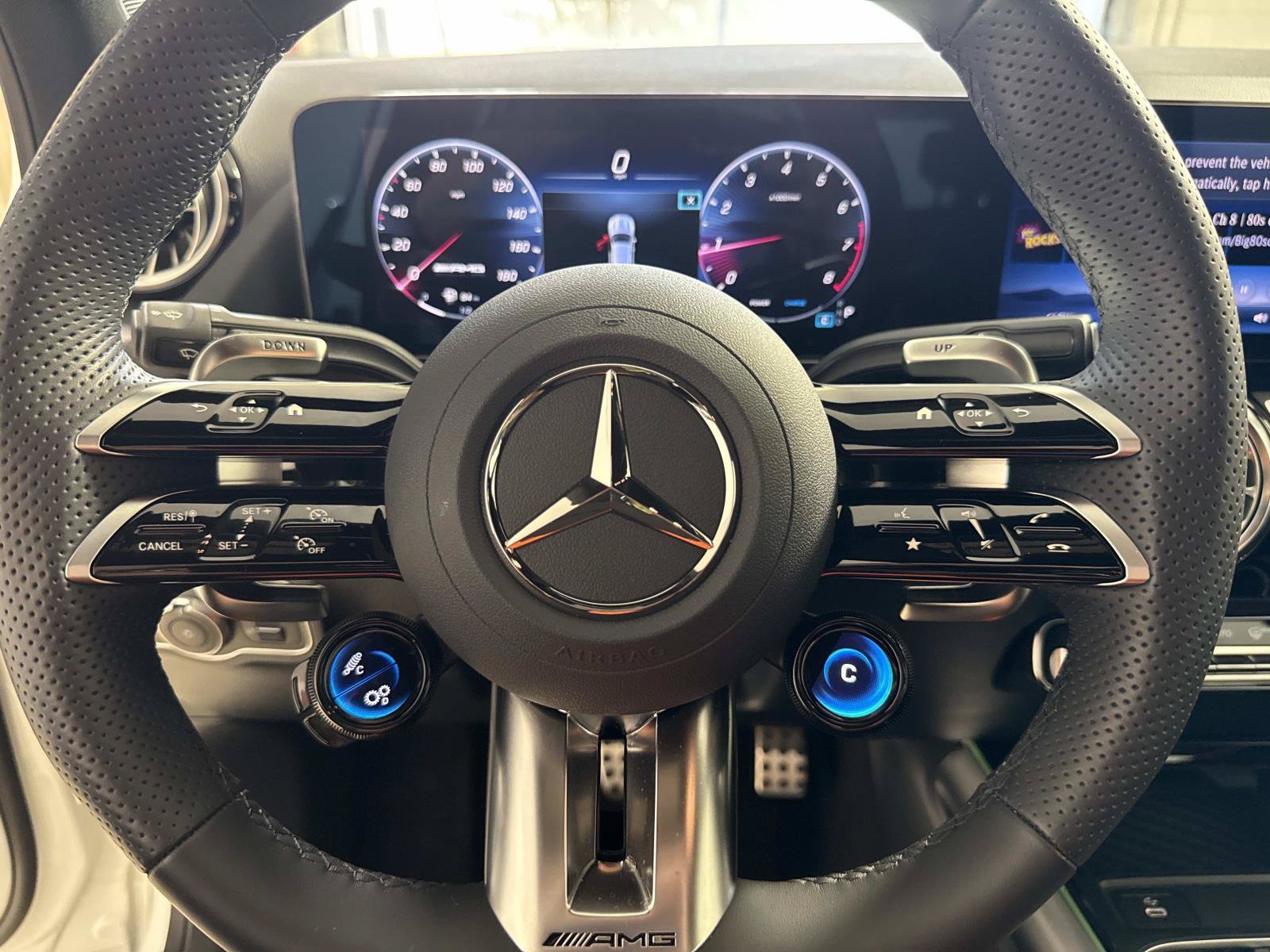 Used 2025 Mercedes-Benz GLA 35 AMG 4MATIC image 27