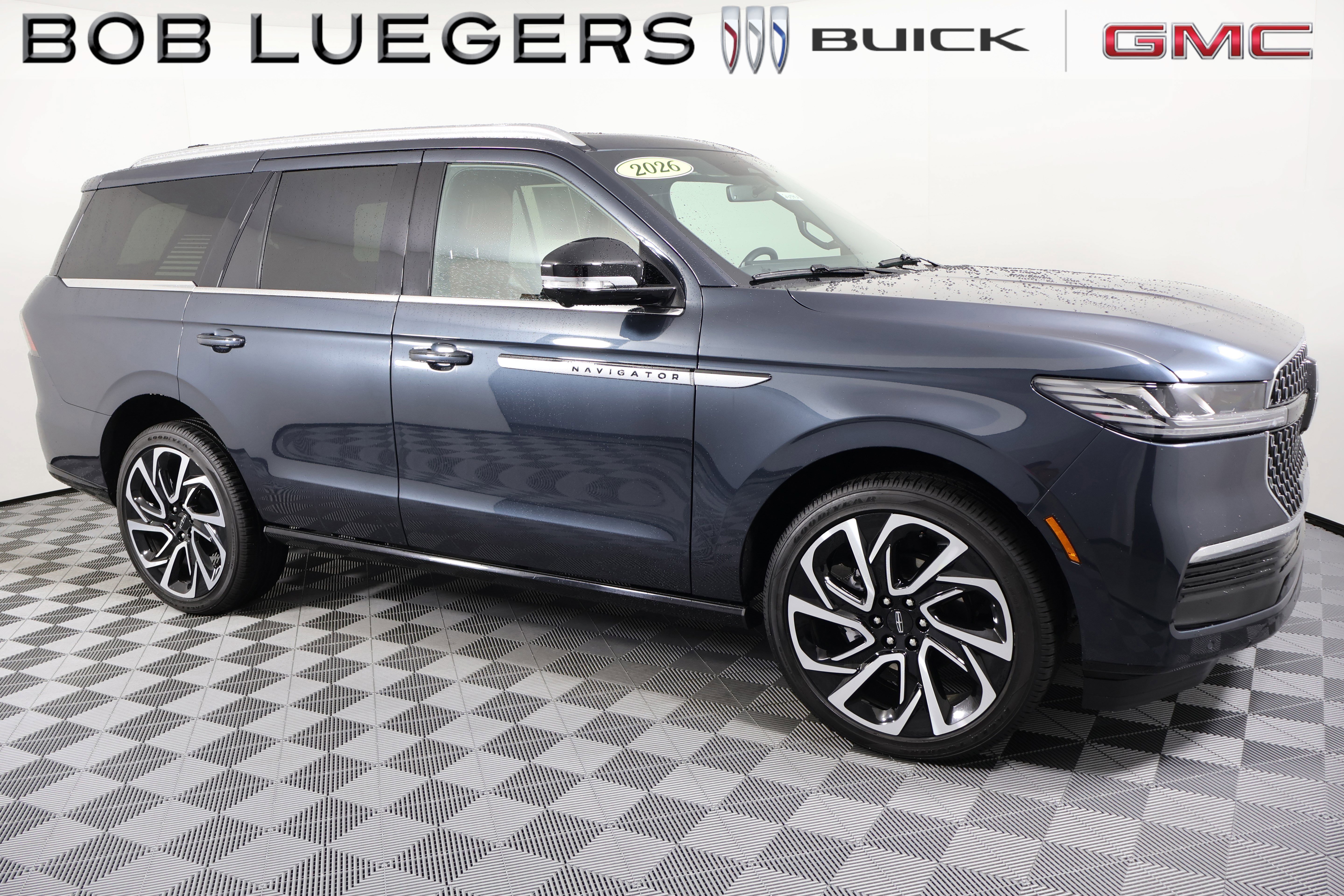 Used 2026 Lincoln Navigator Reserve AWD/4WD image 2