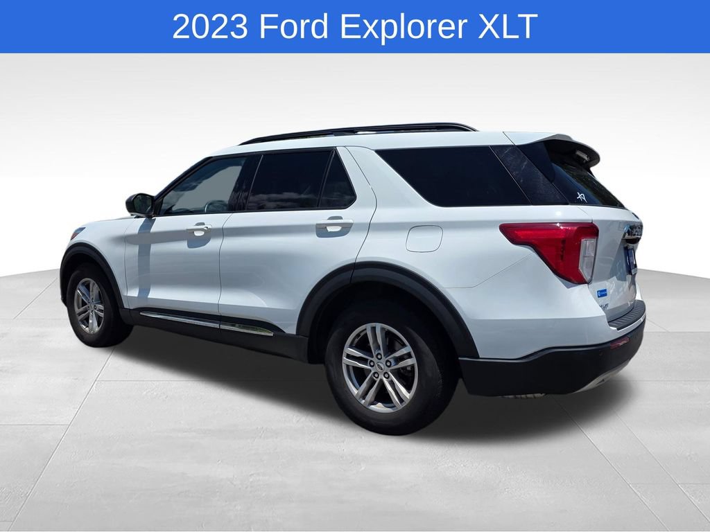 Used 2023 Ford Explorer XLT w/ Equipment Group 202A RWD image 5