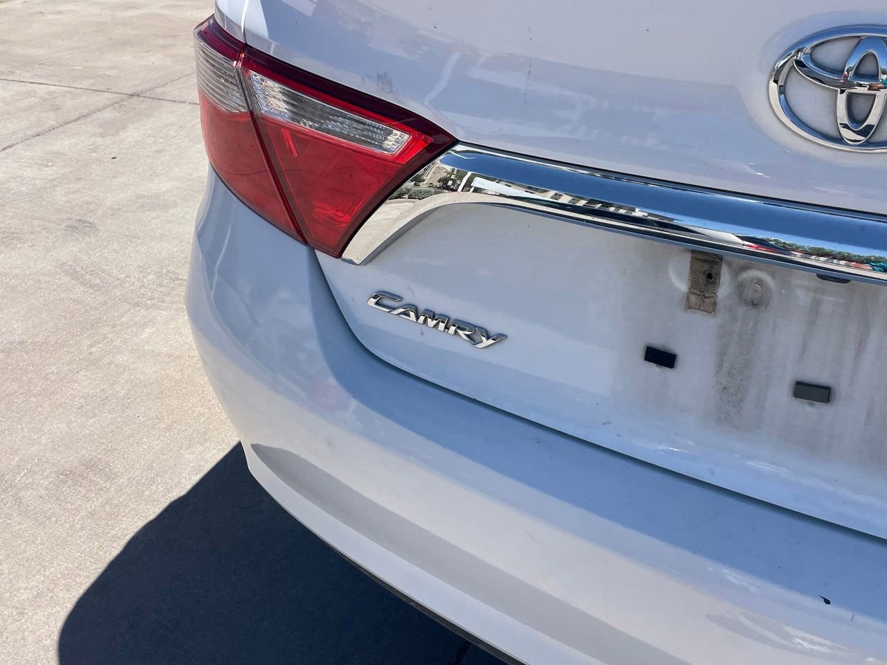 Used 2015 Toyota Camry LE FWD image 5