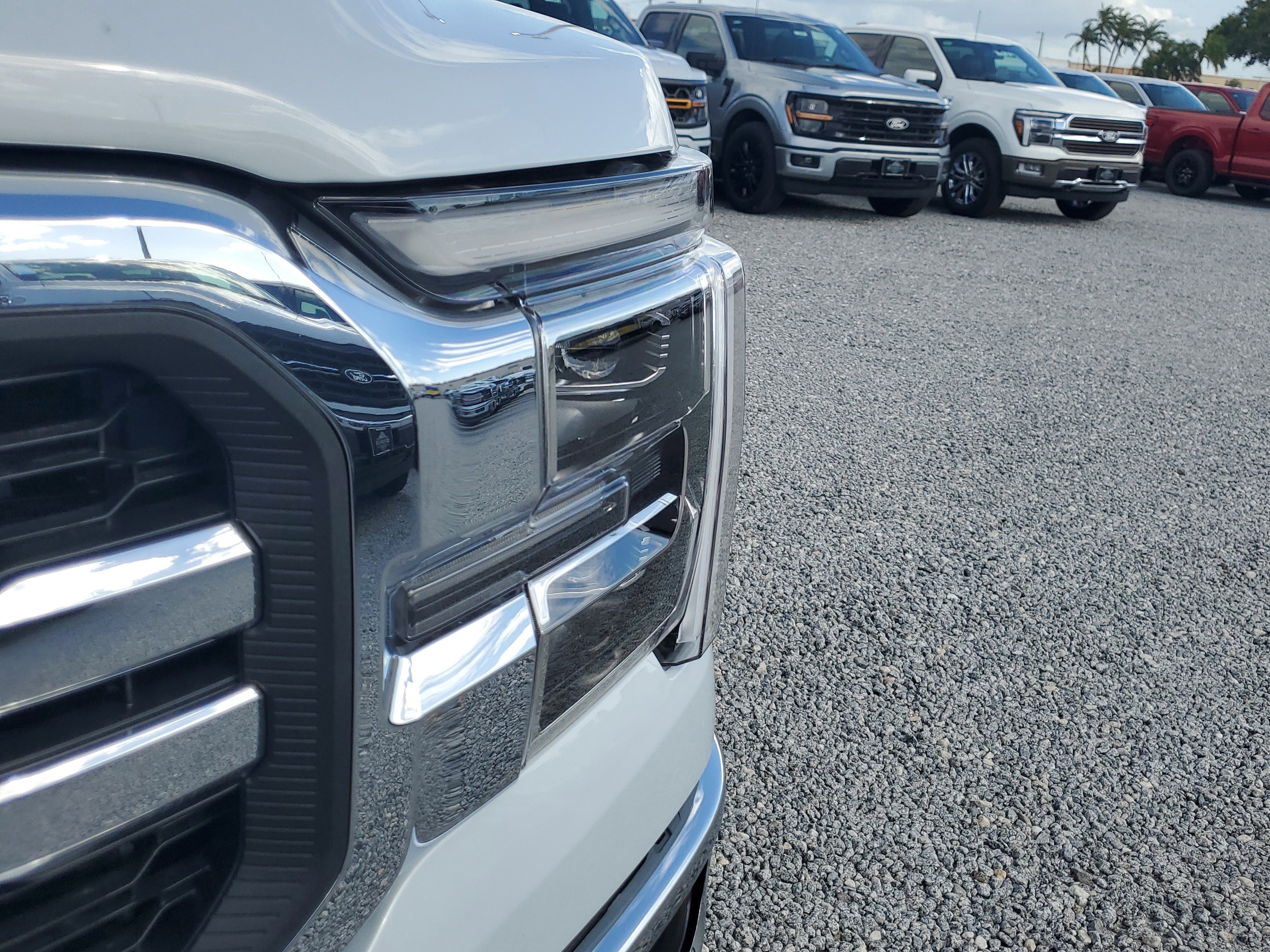 New 2025 Ford F150 Lariat w/ Equipment Group 501A Mid image 4