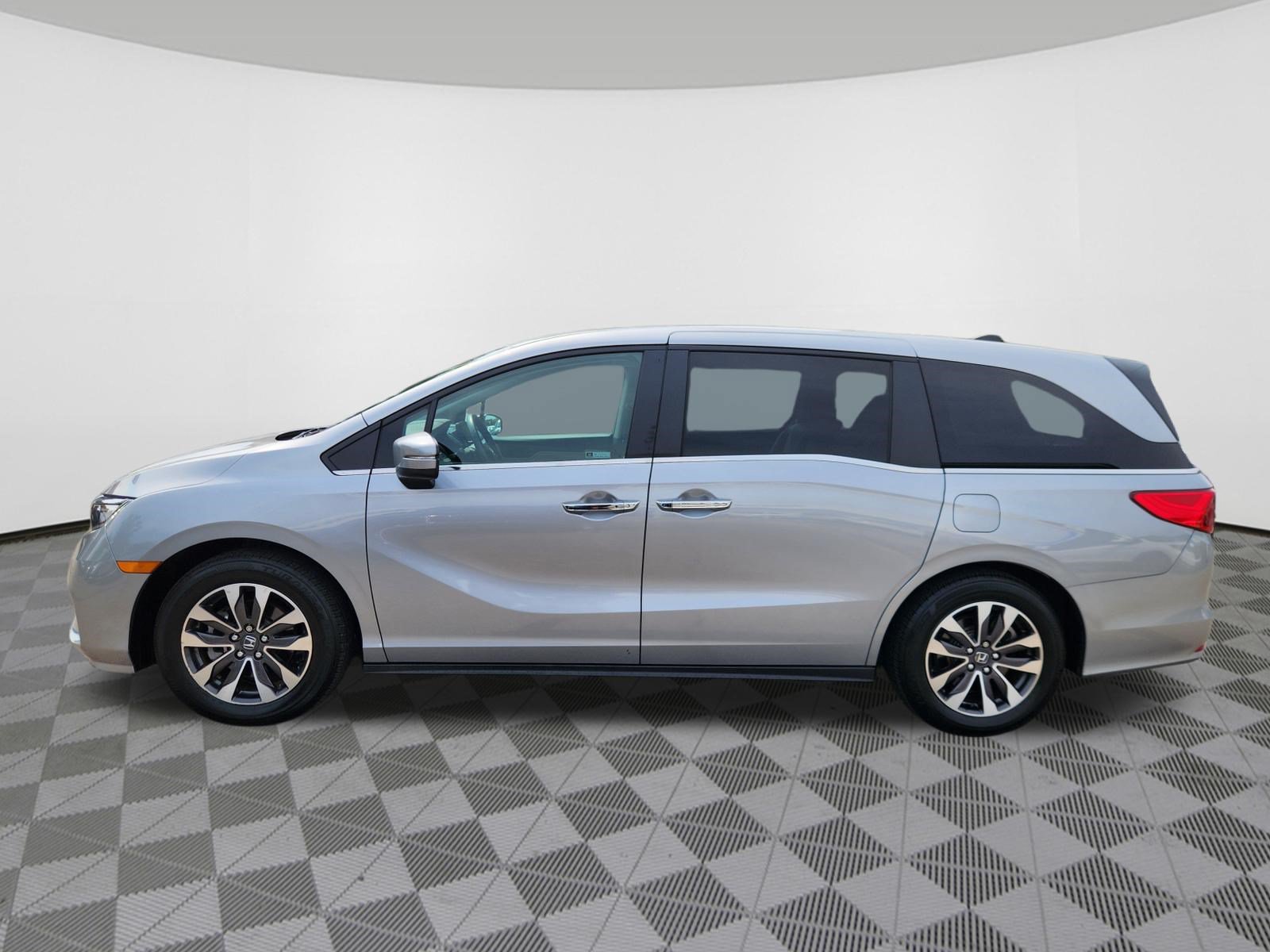 Certified 2024 Honda Odyssey EX-L image 5
