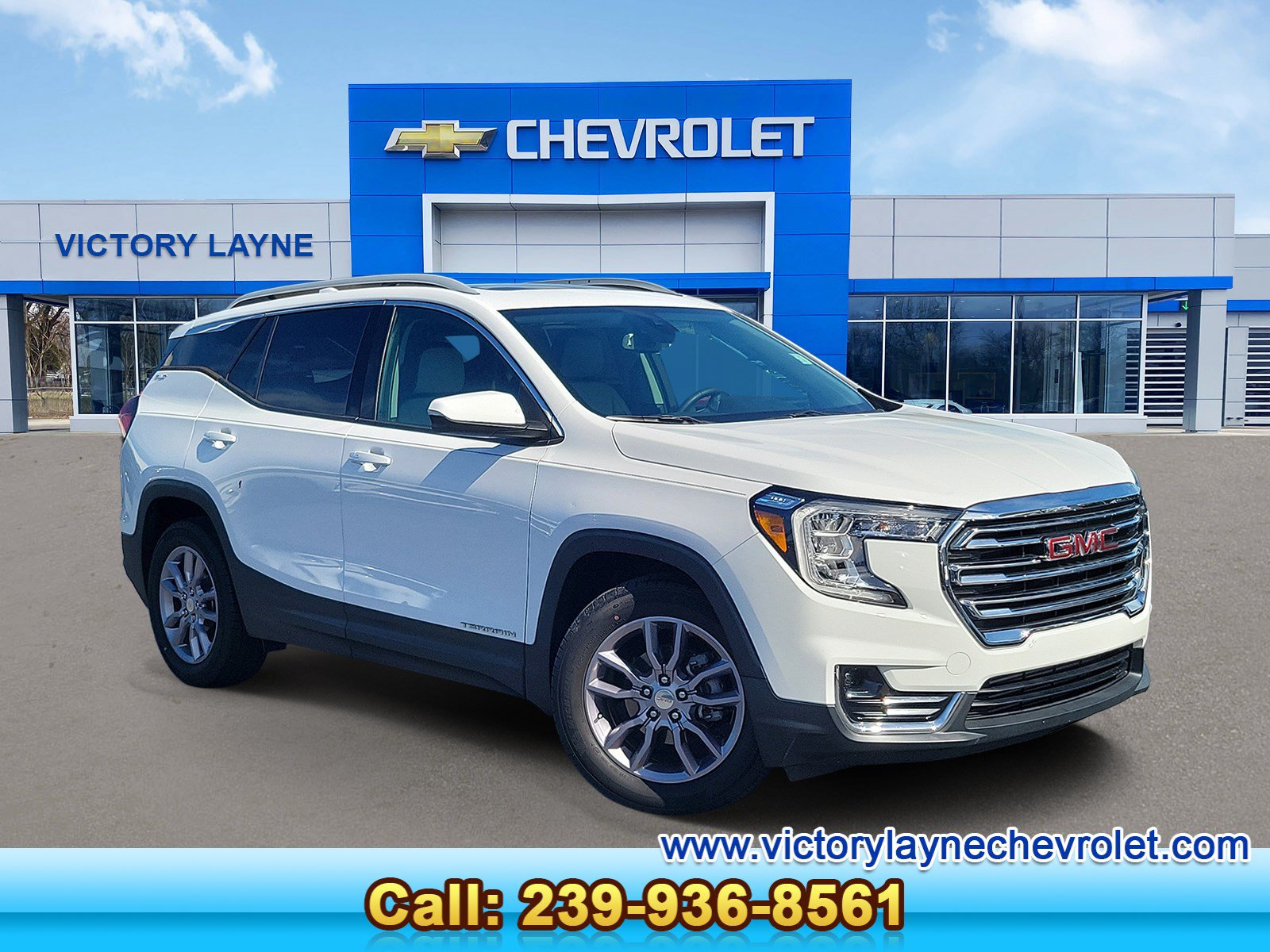 Used 2023 GMC Terrain SLT FWD image 1