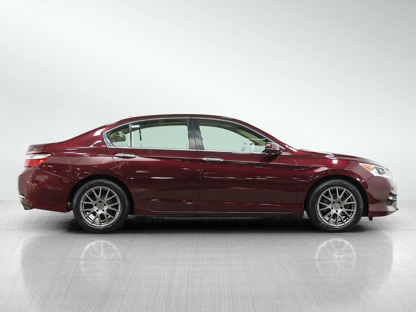 Used 2017 Honda Accord EX image 6