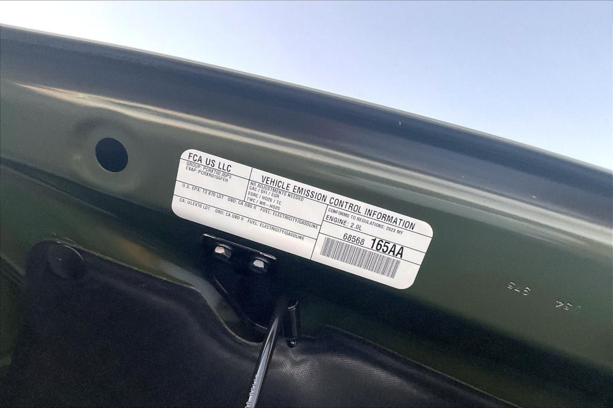 Used 2023 Jeep Wrangler Unlimited Rubicon 4xe AWD/4WD image 28