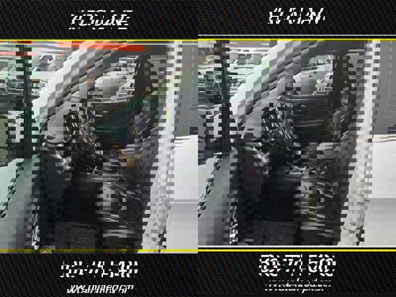 Used 2017 Jeep Cherokee Limited image 8