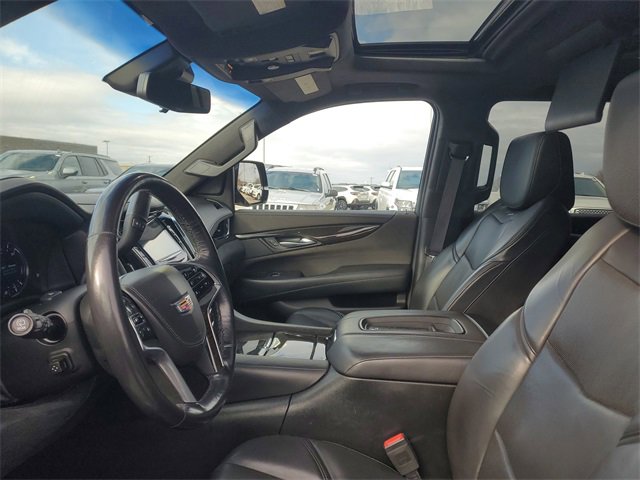 Used 2017 Cadillac Escalade Platinum image 12