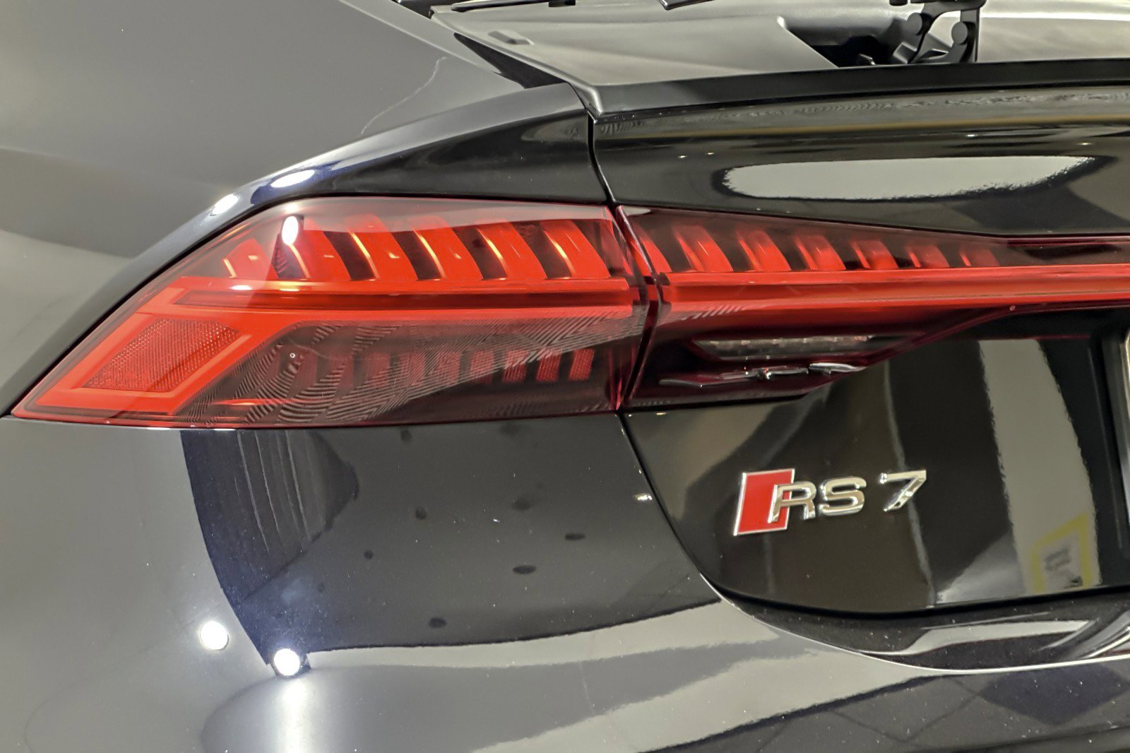 Used 2022 Audi RS 7 Sportback w/ RS 7 Executive Package image 25