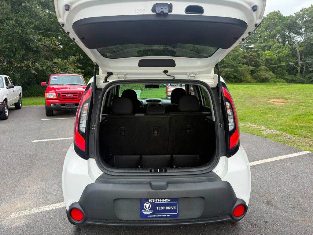 Used 2014 Kia Soul + FWD image 10