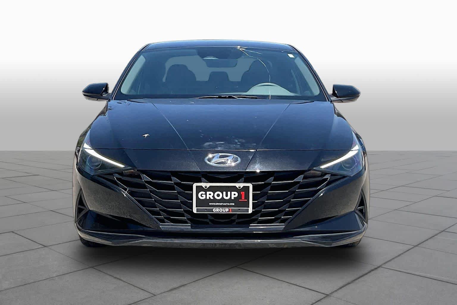 Used 2023 Hyundai Elantra SEL w/ Cargo Package FWD image 4